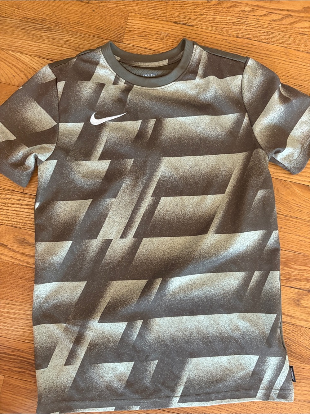 Nike Short Sleeve Graphic Tee in Gray and White